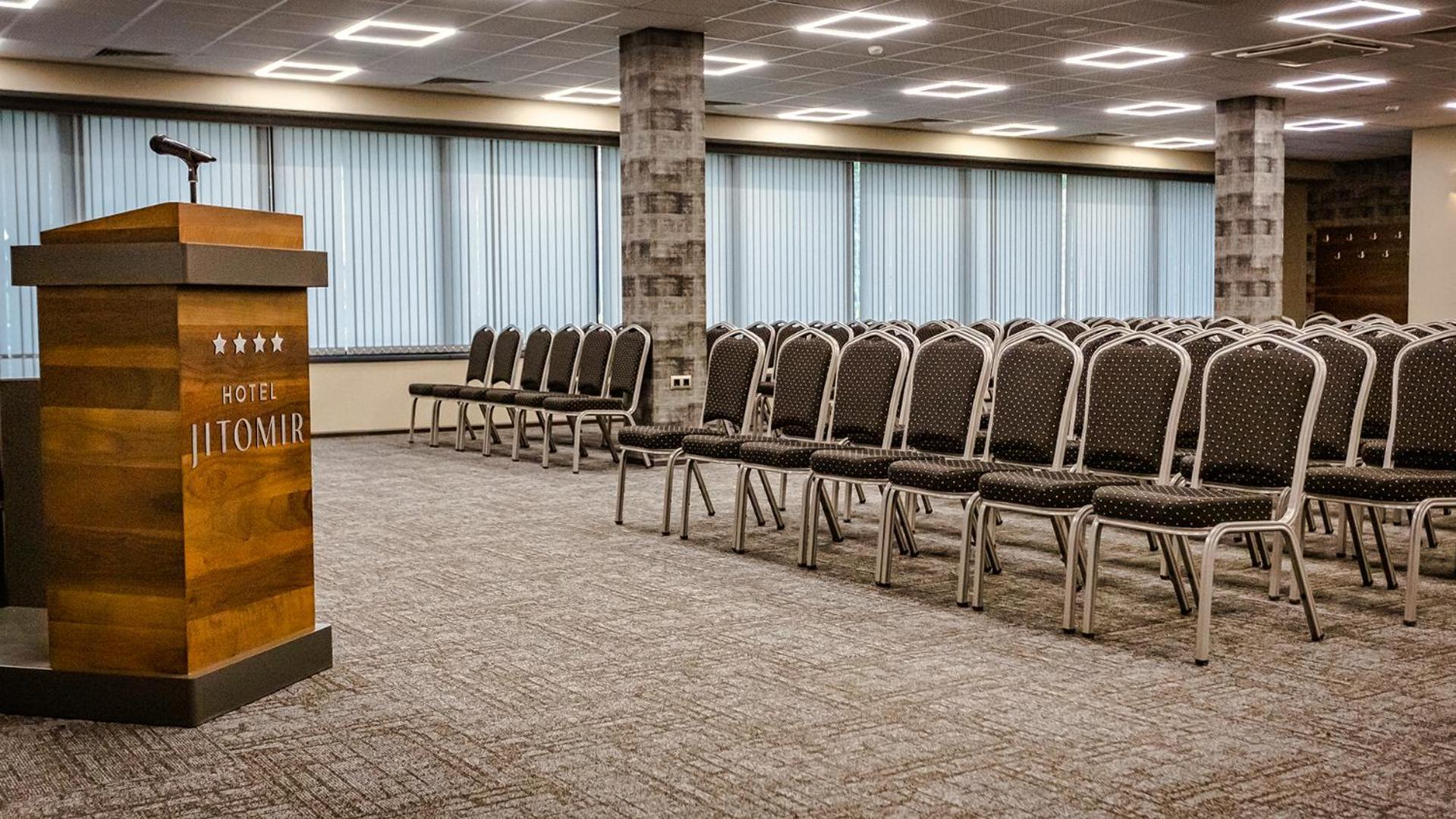 Jitomir Hotel Montana Zewnętrze zdjęcie
