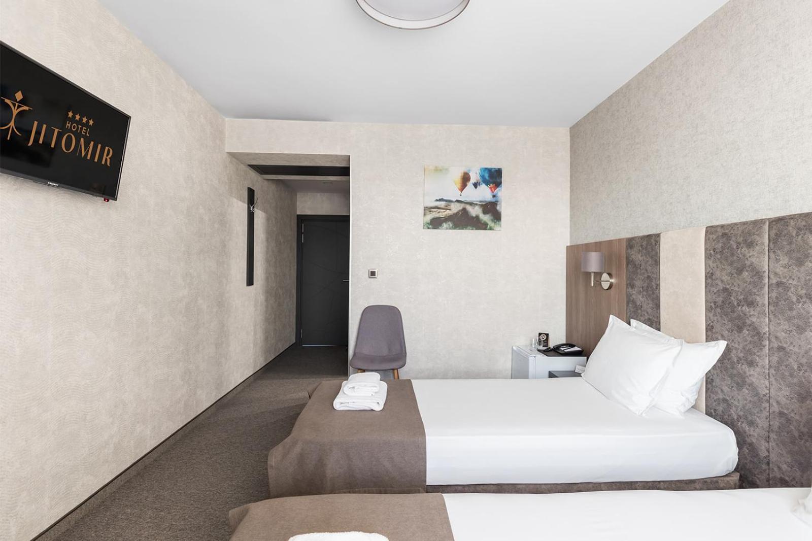Jitomir Hotel Montana Zewnętrze zdjęcie