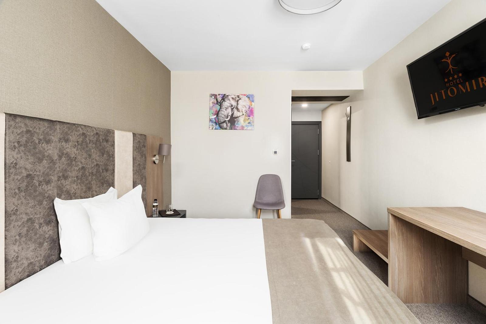 Jitomir Hotel Montana Zewnętrze zdjęcie